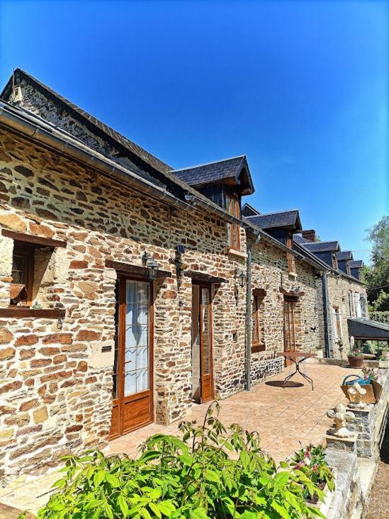 Le Moulin De Benneville Chambres D'Hotes, Petit Dejeuner Compris Cahagnes Екстериор снимка